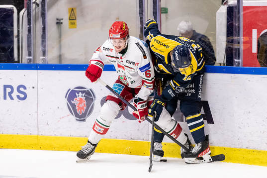Modos Daniel Brickley och Södertäljes Viktor Liljegren