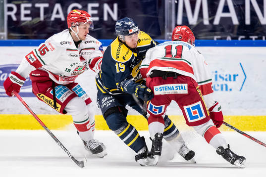 Södertäljes Lucas Carlsson mot Modos Filip Svenningsson