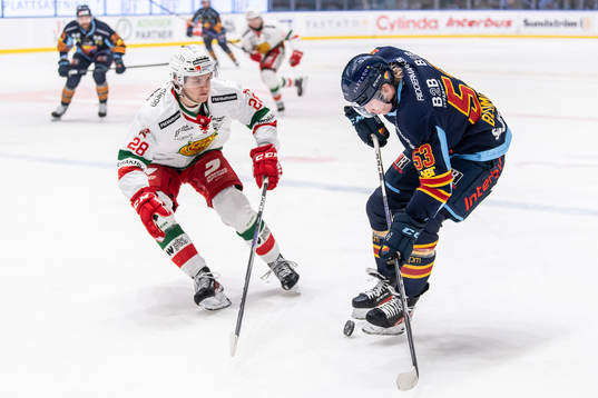 Moras Jonathan Myrenberg och Djurgårdens David Blomgren
