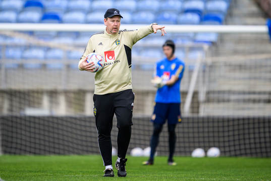 assistant coach Peter Wettergen of the Swedish men's