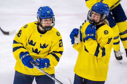 Moa Gustafsson and Hilda Svensson of Sweden