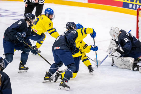 Mira Jungåker and Stella Lindell of Sweden against Ilona