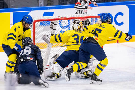 Pauliina Salonen of Finland against Olivia Sohrnerl