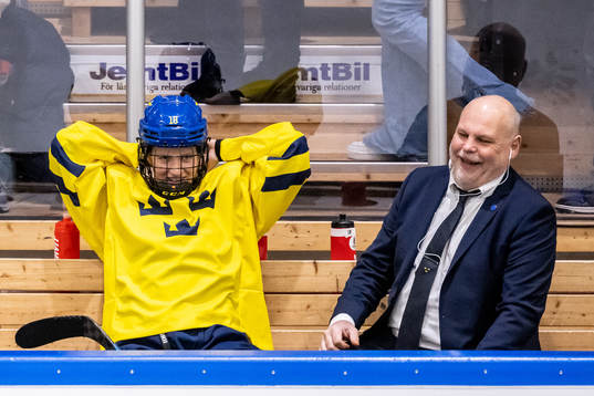 Hilda Svensson and assistant coach Ulf Hall of Sweden