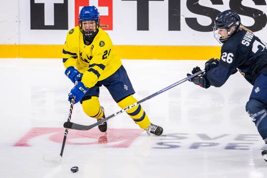 Ebba Hedqvist of Sweden and Sara Suhonen of Finland
