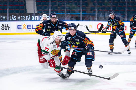 Moras Daniel Ljunggren och Djurgårdens David Blomgren