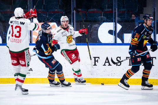 Moras Johan Persson jublar