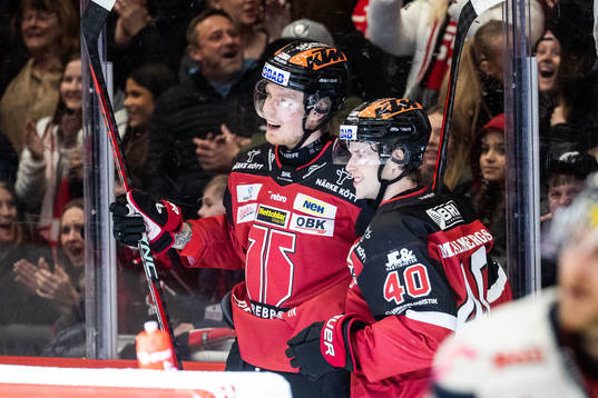 Örebros Christopher Mastomäki jublar