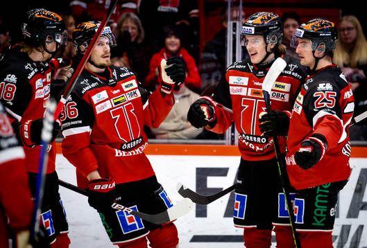 Örebros Leo Carlsson jublar