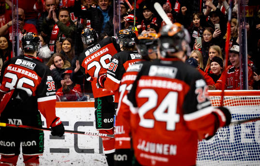 Örebros Milton Oscarson och Leo Carlsson jublar