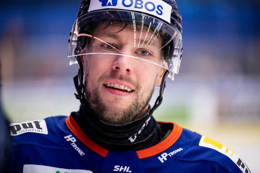 Växjös Robert Rosén jublar