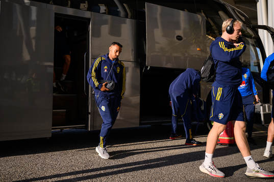 Bilal Hussein arrives at Estadio Algarve