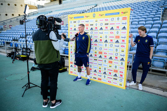 Victor Edvardsen of Sweden speaks to media