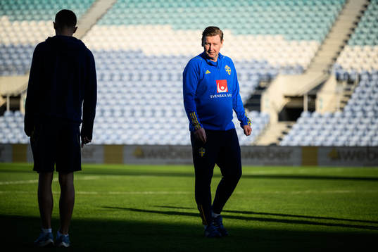 assistant coach Peter Wettergen