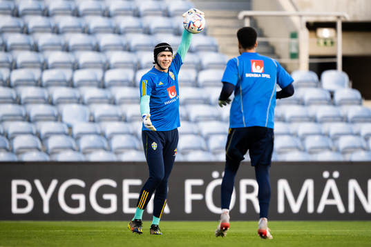 goalkeeper Jacob Widell Zetterström of Sweden