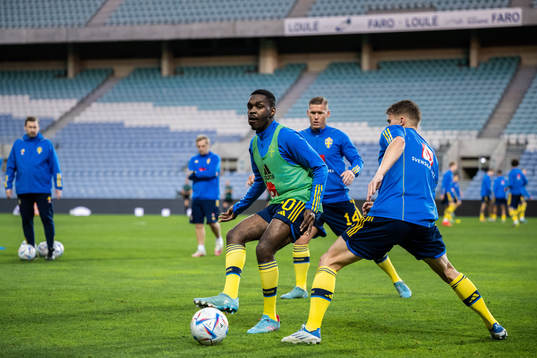 Joel Asoro of Sweden