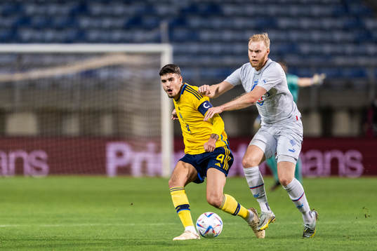Edvin Kurtulus of Sweden and Sveinn Aron Gudjohnsen of