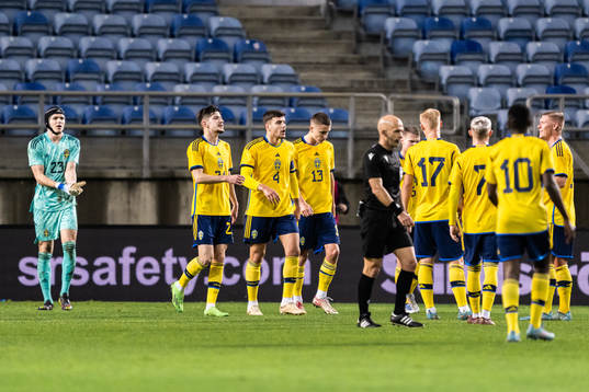 goalkeeper Jacob Widell Zetterström, Armin Gigovic, Edvin