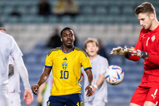 Joel Asoro of Sweden