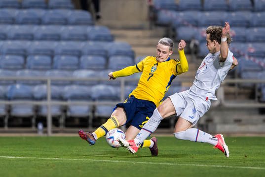 Jacob Ondrejka of Sweden and Höskuldur Gunnlaugsson of