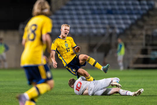 Carl Gustafsson of Sweden and Sævar Atli Magnusson of