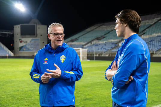 Head coach Janne Andersson and goalkeeper Jacob Widell
