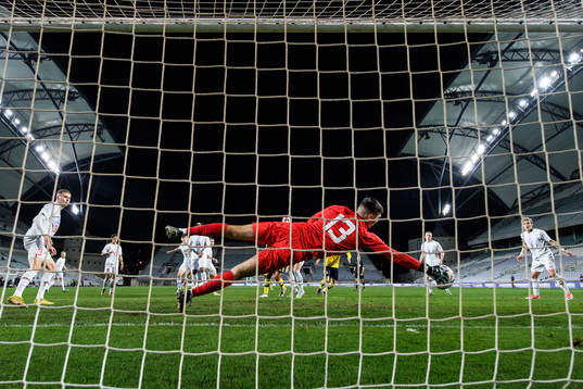 goalkeeper Hakon Rafn Valdimarsson of Iceland