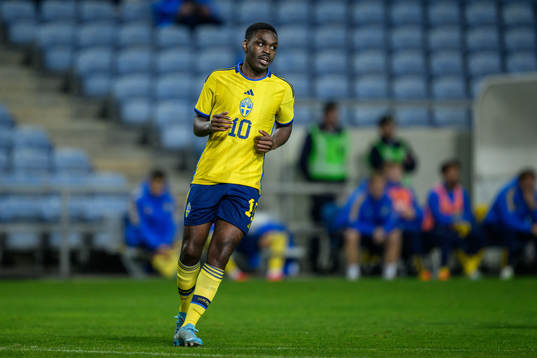 Joel Asoro of Sweden