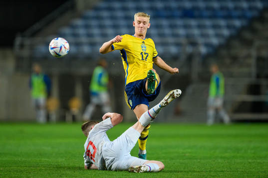 Sævar Atli Magnusson of Iceland and Carl Gustafsson of