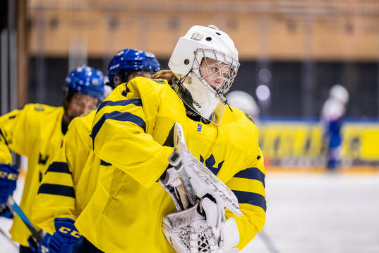 Goaltender Ida Henriksson of Sweden