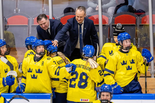 Head coach Andreas Karlsson of Sweden and Stina Andersson