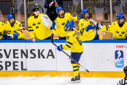 Stina Andersson of Sweden celebrate with the bench