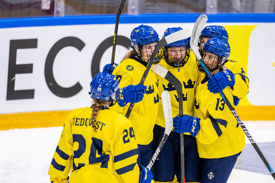 Isabelle Leijonhielm of Sweden celebrate with Linnea Natt