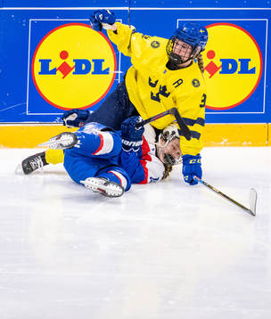 Mira Jungåker of Sweden and Nela Lopusanova of Slovakia