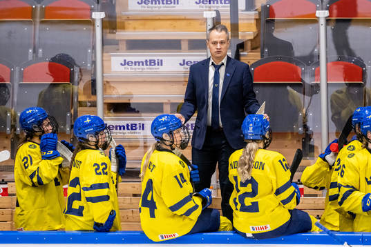 Head coach Andreas Karlsson of Sweden