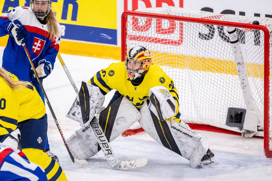 Goaltender Felicia Frank of Sweden