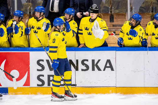 Linnea Natt och Dag of Sweden celebrate