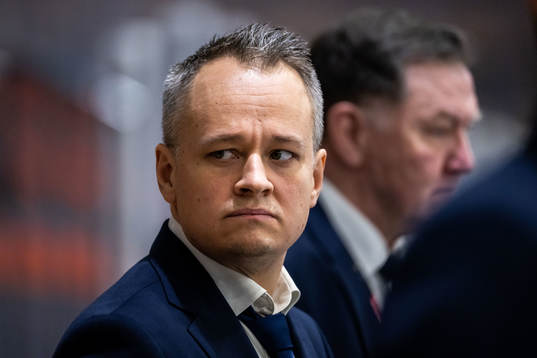Head coach Andreas Karlsson of Sweden