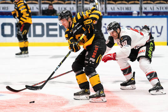 Skellefteås Jonathan Pudas och Malmö Redhawks Lance Bouma