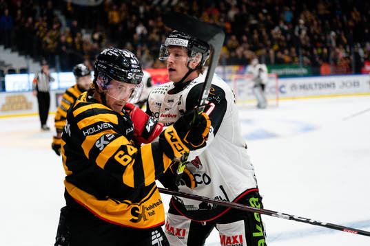 Skellefteås Jonathan Pudas och Malmö Redhawks Emil