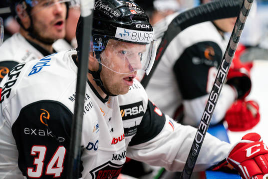 Malmö Redhawks Carl Söderberg  deppar