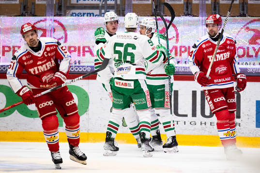 Rögles Adam Edström jublar