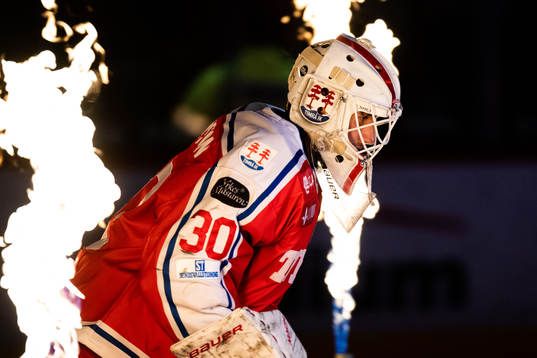 Timrås målvakt Jacob Johansson gör entre