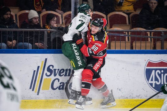Färjestads Färjestads Max Lindroth och Luleås Joonas Rask