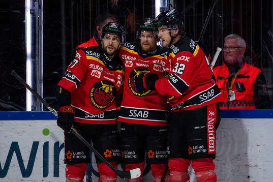 Luleås Konstantin Komarek, Brendan Shinnimin och Oscar
