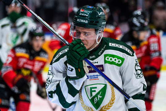 Färjestads Oscar Lawner deppar