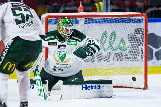 Luleås Isac Brännström (ej i bild) gör 1-0 bakom