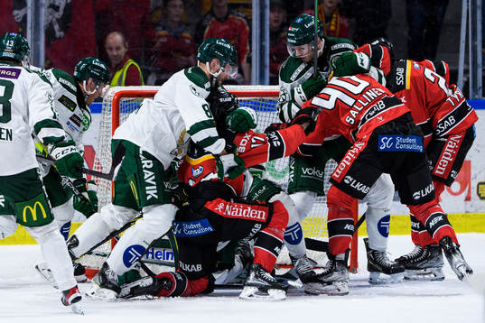 Färjestads Theodor Lennström och Luleås Isak Brännström