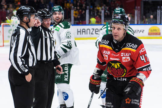 Linjedomare Jan Sandström, Färjestads Remi Elie och