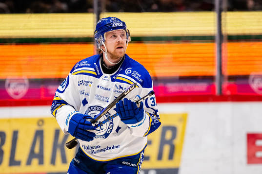 Leksands Anton Lindholm med trasig klubba